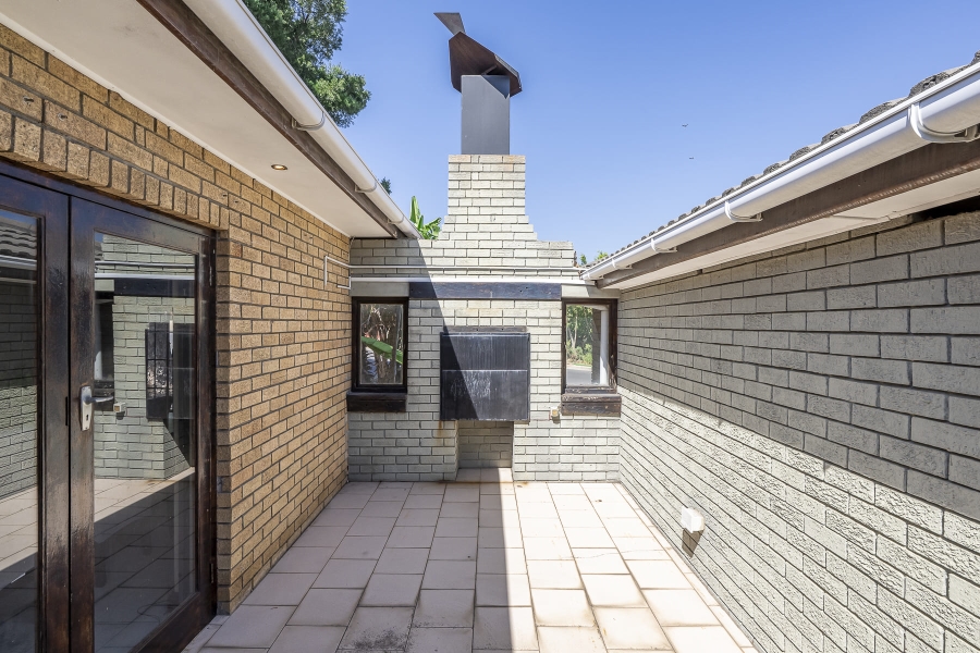 4 Bedroom Property for Sale in Protea Heights Western Cape